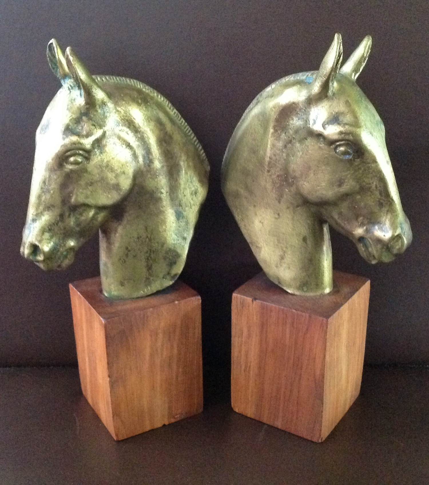 Jean David-Balay - Twee paardenhoofden op houten sokkel kopen? Bied vanaf 545!