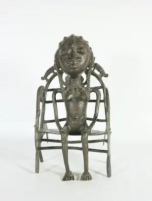 Ashanti - Bronzen beeld, Koningin op troon kopen? Bied vanaf 80!