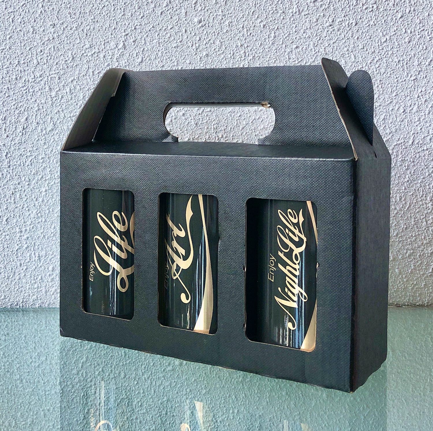 Ad van Hassel - Enjoy Art & Enjoy (Night)Life verkocht voor € 39!