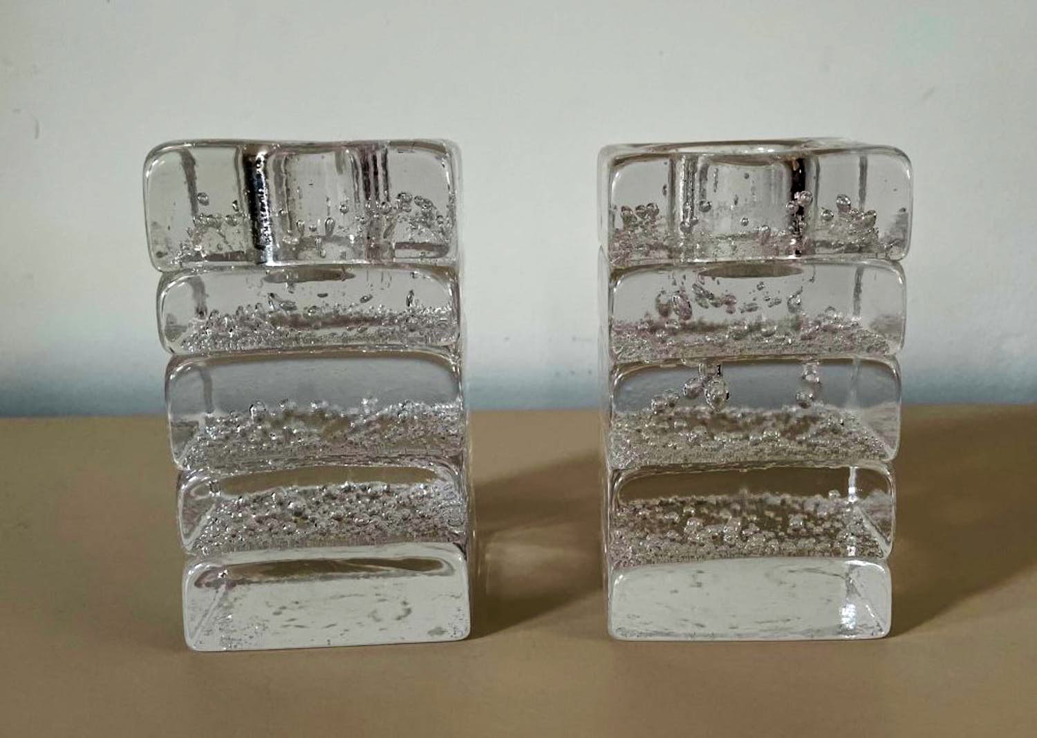 Floris Meydam - Twee vierkant kristallen kandelaren kopen? Bied vanaf 50!