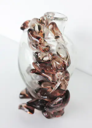 Bernard Heesen - de Oude Horn / Vaas met geornamenteerde bruine rand kopen? Bied vanaf 200!