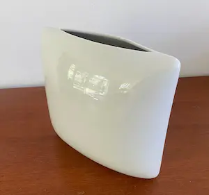 Rosamunde Nairac - Wit porseleinen "Kussen" vaas groot model uitgevoerd voor Rosenthal kopen? Bied vanaf 50!