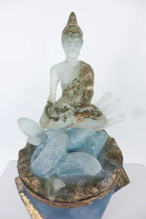 Richard Price - Sculptuur van glas (unicum), Helping Hand / Buddha Jar kopen? Bied vanaf 300!