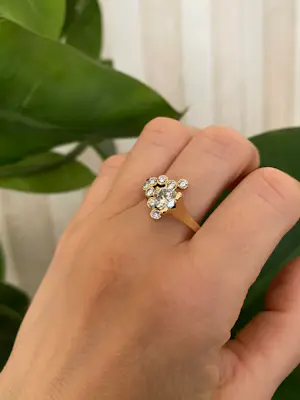 AcheterVintage cocktailring van 18 karaat geelgoud met diamanten? Enchérissez de 1500!