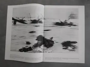 Rineke Dijkstra - en anderen - 20 Grote Fotografen - Uitgave Volkskrant 2011 - 45 x 33 x 11 cm kopen? Bied vanaf 50!