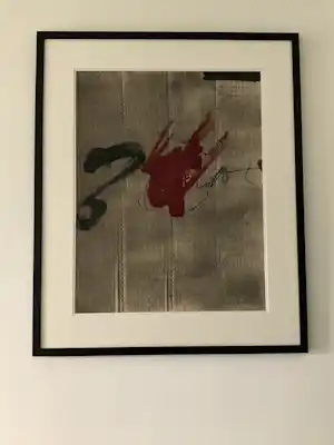 Antoni Tapies - Composition sur fond greige . Laag openingsbod vendu pour 750€ !