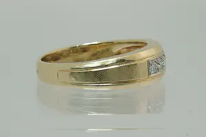 39 - Vintage 14krt geel-gouden rij- ring met 5 briljant gesl. (0.30ct) diamanten kopen? Bied vanaf 160!