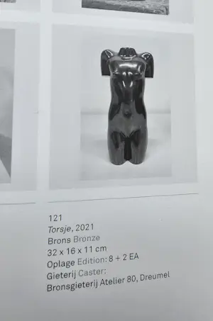 Eja Siepman van den Berg - Torsje 2021 - Brons - gesigneerd, genummerd en gedateerd -plus boek kopen? Bied vanaf 5200!