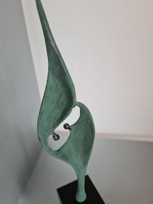 Corry Ammerlaan - Artihove Beeld " Elkaar op handen dragen " Groot formaat! kopen? Bied vanaf 75!