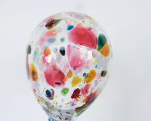 Yvon Trossèl - Glasobject, Vrolijke gekleurde glazen fles met grote 'ballon' dop kopen? Bied vanaf 100!