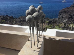 Willy Ceysens - Sculptuur ronde betonnen bollen kopen? Bied vanaf 100!