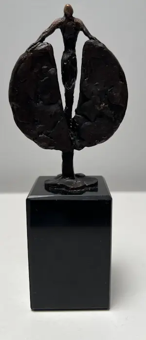 Corry Ammerlaan - Bronzen sculptuur | Een klein spleetje kopen? Bied vanaf 20!