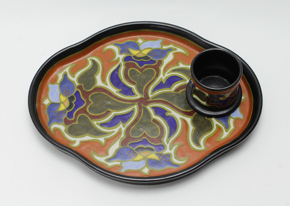 Plateelfabriek Gelria N.V. - plateel serveerblad met beker kopen? Bied vanaf 25!