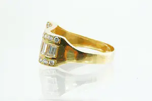 16- Apart "golvend" vormgegeven 14 Krt gouden fantasie ring met zirkonen kopen? Bied vanaf 120!