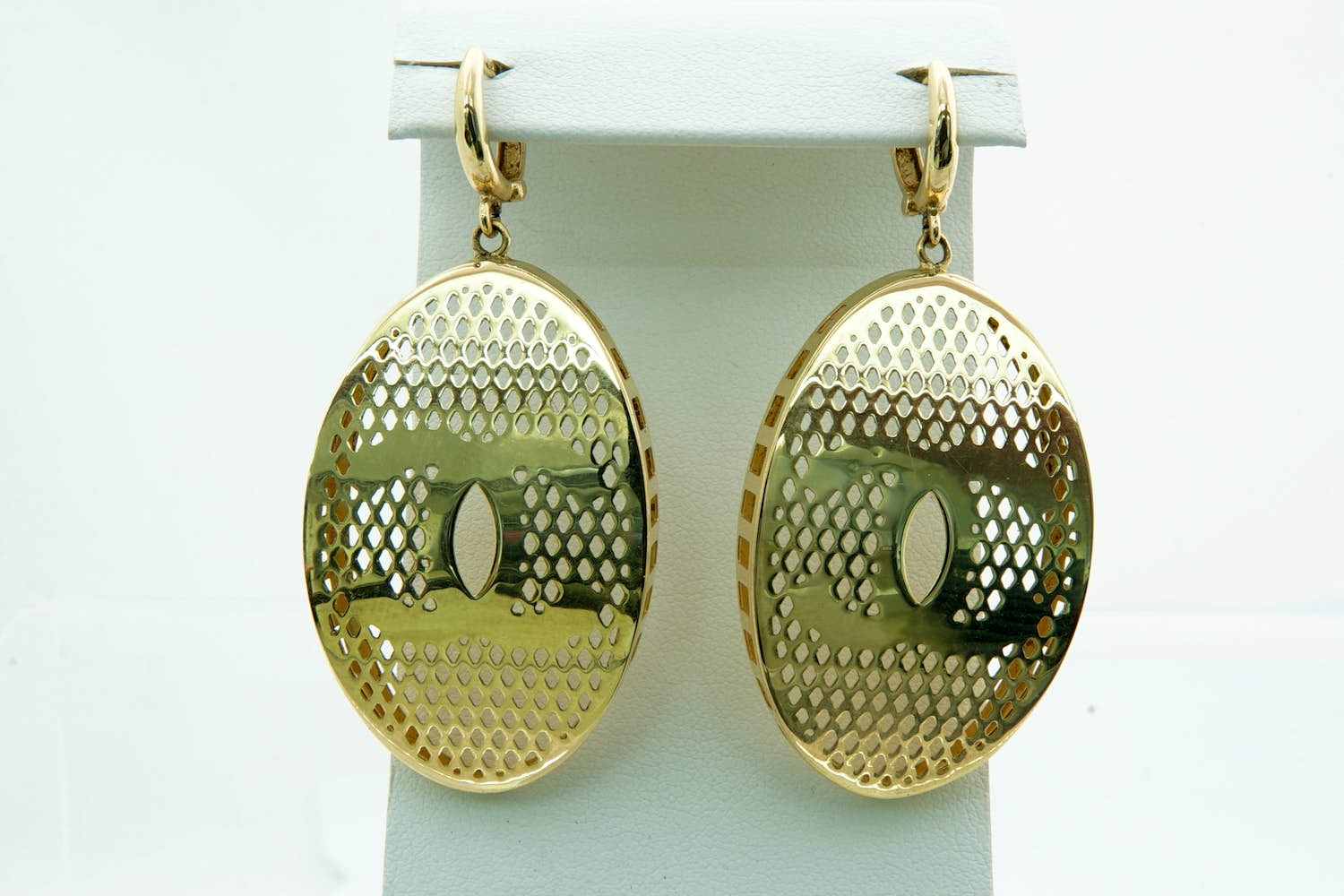 NV86- Opvallend groot paar 14krt gouden oorclips - opengewerkt model verkocht voor € 325!
