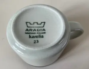 Arabia - Twee kop- en schotels servies Karelia - ontwerp Anja Jaatinen-Winquist kopen? Bied vanaf 25!