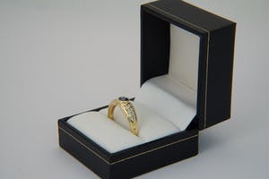 2522 - mooie 18 krt goud & 0.35ct diamanten ring - met 0.40ct saffier! kopen? Bied vanaf 270!