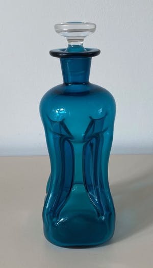 Jacob Eiler Bang - IJsvogel blauwe 'kluk kluk' karaf - Holmegaard kopen? Bied vanaf 50!