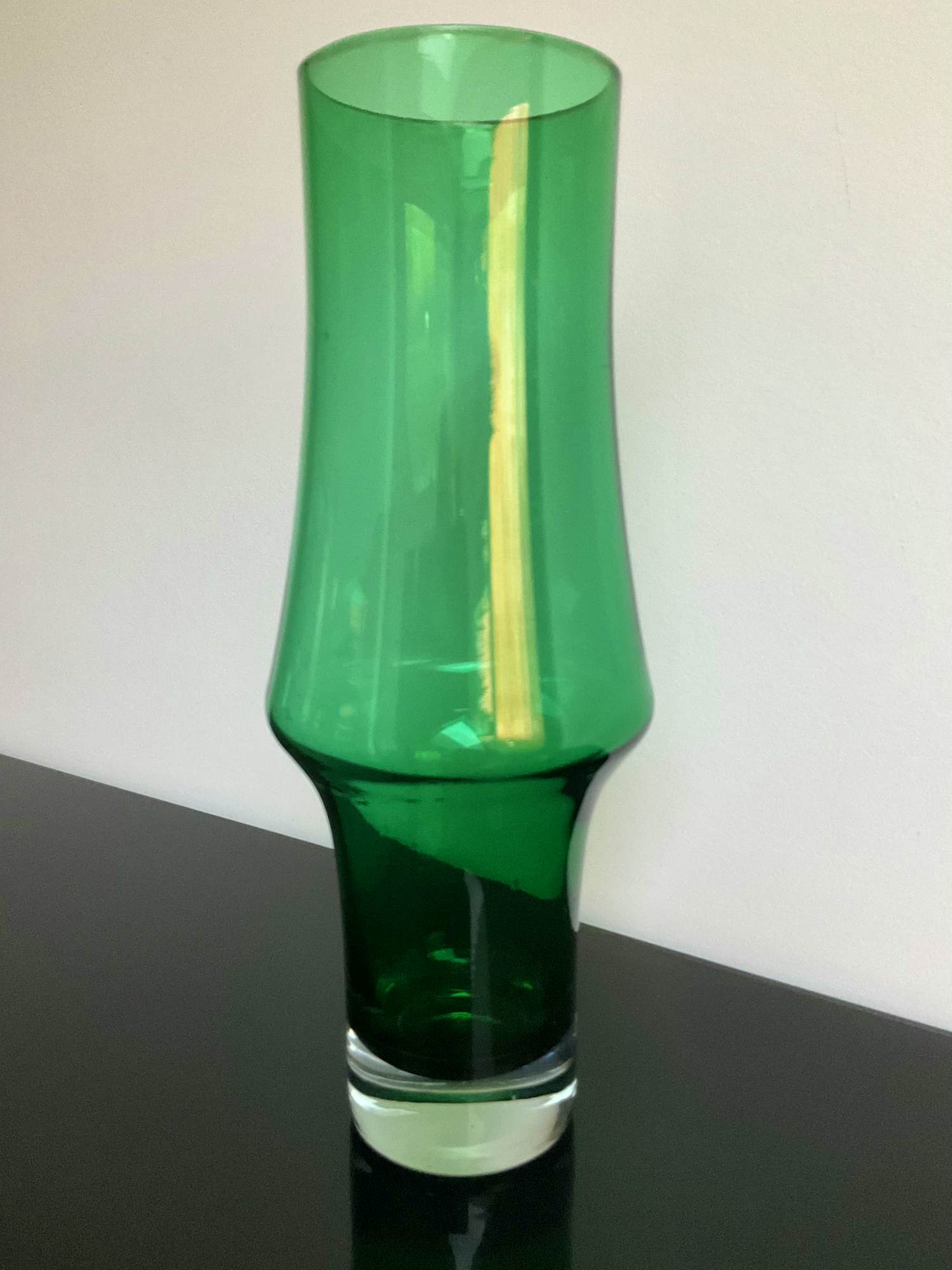 Riihimäki - GROEN GLAZEN VAAS - TAMARA ALADIN kopen? Bied vanaf 32!