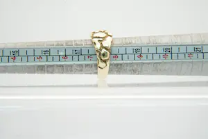 47 -   Massief 14 Krt geelgouden ring met giraffen motief kopen? Bied vanaf 920!