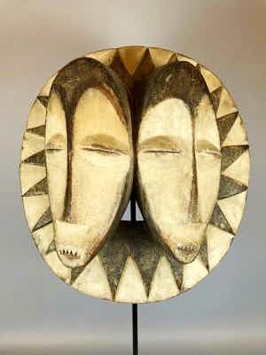 Lega - 210820 - Tribal used African TWIN mask from the Lega Bwami - Congo. verkocht voor € 65!