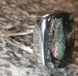 Niet of onleesbaar gesigneerd - Zilveren ring met Ethiopische opaal kopen? Bied vanaf 10!