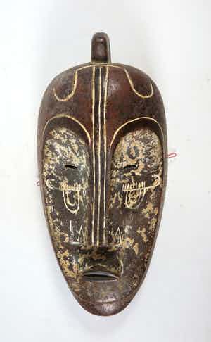 Fang - Hout, Masker verkocht voor € 1!