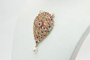 89 - Kleurrijke 14 karaats rosé gouden peervormige hanger met diamant. kopen? Bied vanaf 1350!