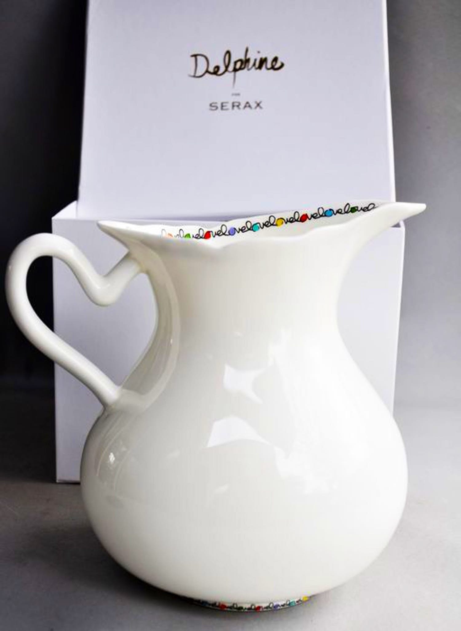 Delphine Boël - Tafelkan Love verkocht voor € 85!