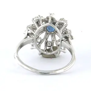 18k wit gouden ring bezet met saffier en briljant geslepen diamant 0.32 ct kopen? Bied vanaf 685!