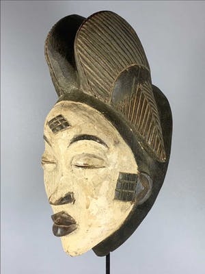 Pumu - Tribal used Old African female mask from the Punu - Gabon. kopen? Bied vanaf 65!