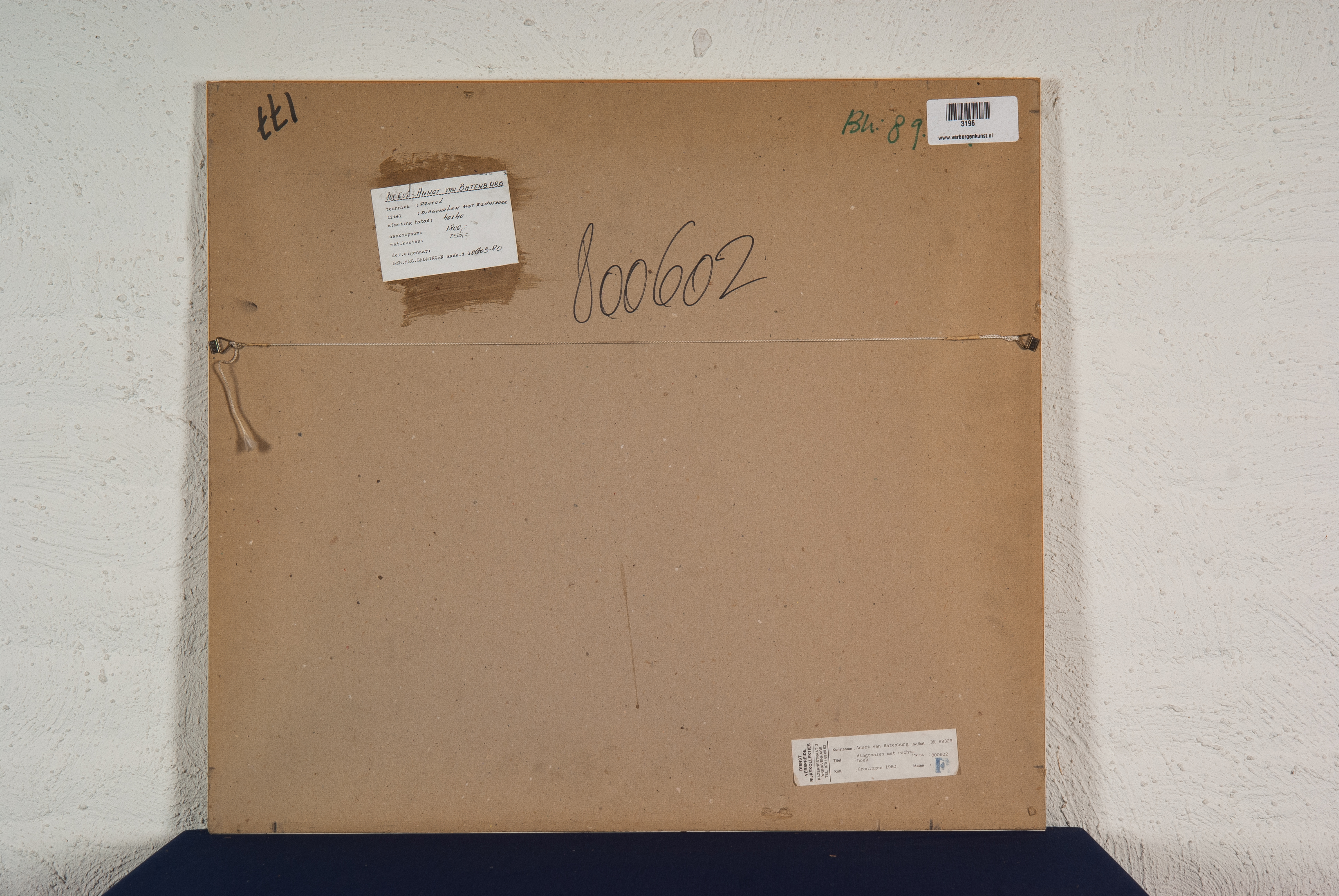 Annet van Batenburg - Diagonalen met rechthoek - Potlood en pastelkrijt op bruin papier - 1979 kopen? Bied vanaf 10!