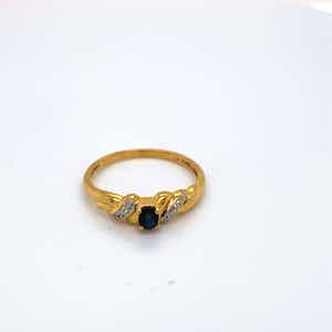 18kt gouden ring met saffier en diamant, maat 54/17,25, 2,28gr verkocht voor € 100!