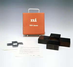 AcheterCor van Dijk - Stalen object, bestaande uit 4 delen- zonder titel? Enchérissez de 299!