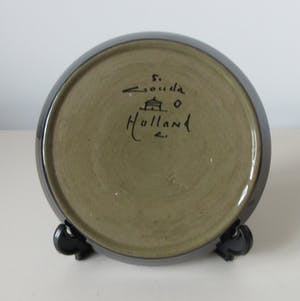 Plateelbakkerij Zuid-Holland - Twee glansplatelen schotels uit 1922 kopen? Bied vanaf 35!