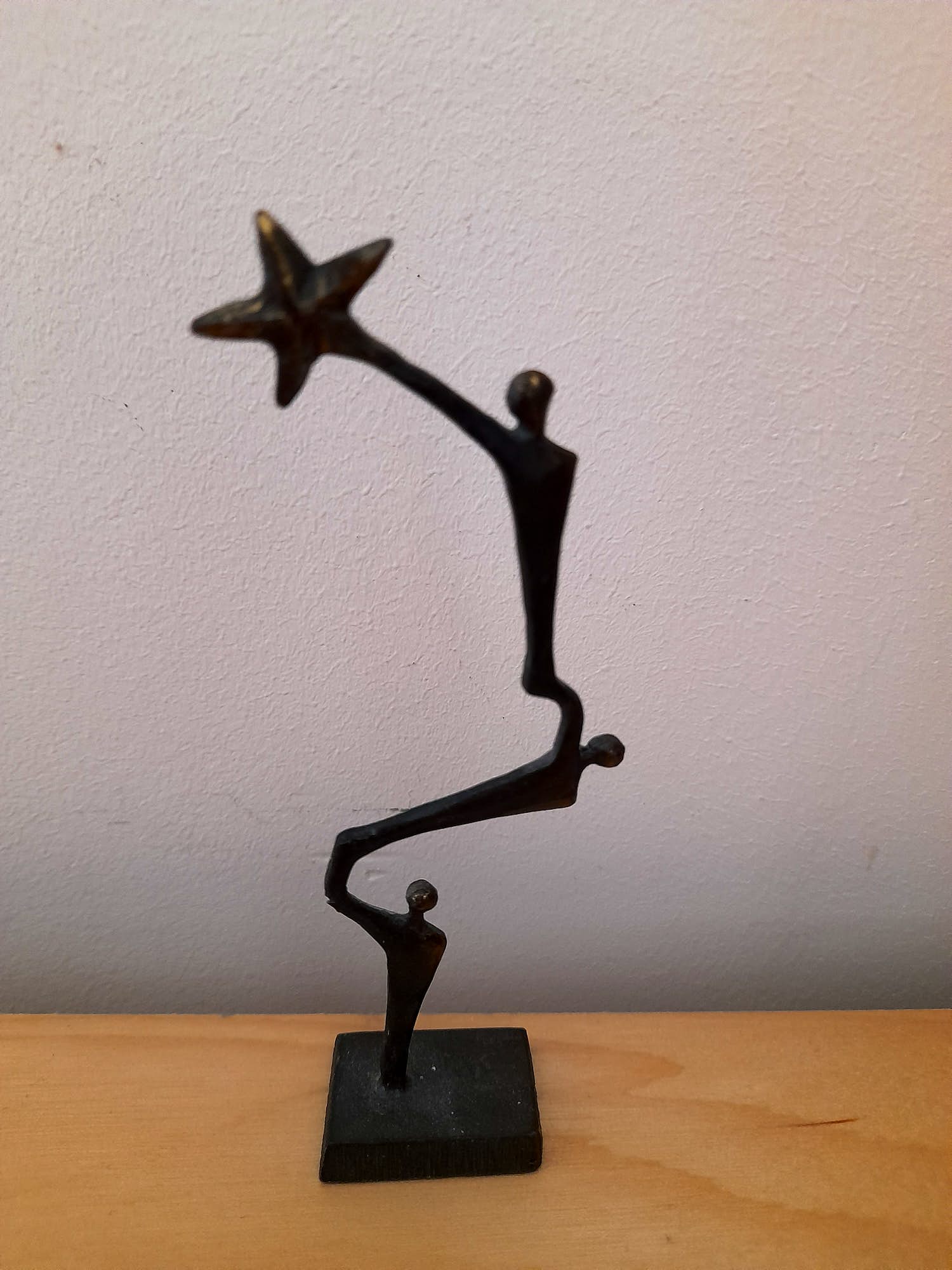 Niet of onleesbaar gesigneerd - Acrobatische kopen? Bied vanaf 1!