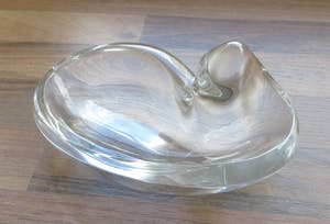 Niet of onleesbaar gesigneerd - Studio kristallen vrijgevormd schaaltje - gesigneerd kopen? Bied vanaf 1!