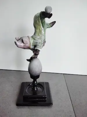 Eugene Peters - Balancerend varken kopen? Bied vanaf 270!