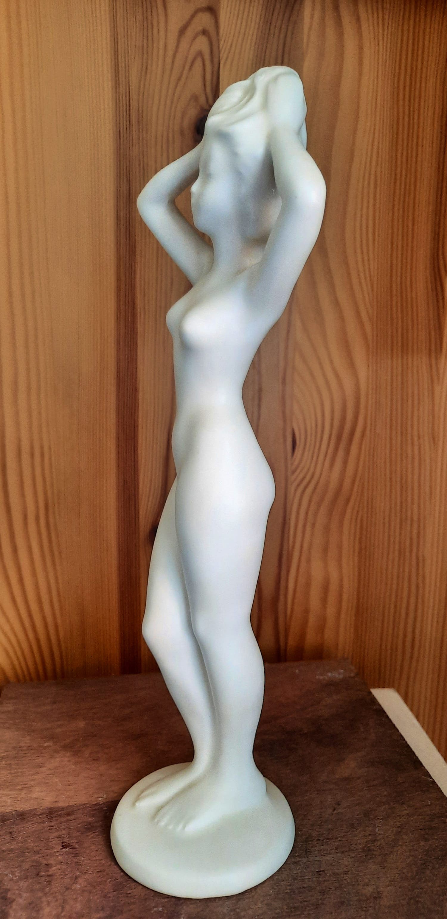 Plateelbakkerij Flora - Model, dame verkocht voor € 50!