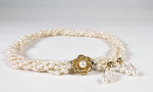 Set van collier en oorbellen met barok parels kopen? Bied vanaf 1!