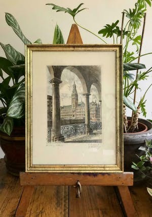 Albrecht Bruck - Hamburg- (oude) stadhuis- ingelijst; in hand- en druk gesigneerd. kopen? Bied vanaf 35!