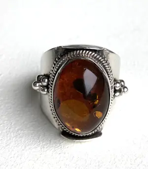 Zilver - twee 925 ringen met barnsteen en tijgeroog - 18 en 19 mm kopen? Bied vanaf 85!