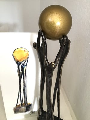 Corry Ammerlaan - Sculptuur “ GEBUNDELDE SAMENWERKING “. Gesigneerd kopen? Bied vanaf 95!