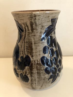 Niet of onleesbaar gesigneerd - Prachtige W-Germany keramiek kan en 5 mokken, in zeer goede staat kopen? Bied vanaf 1!