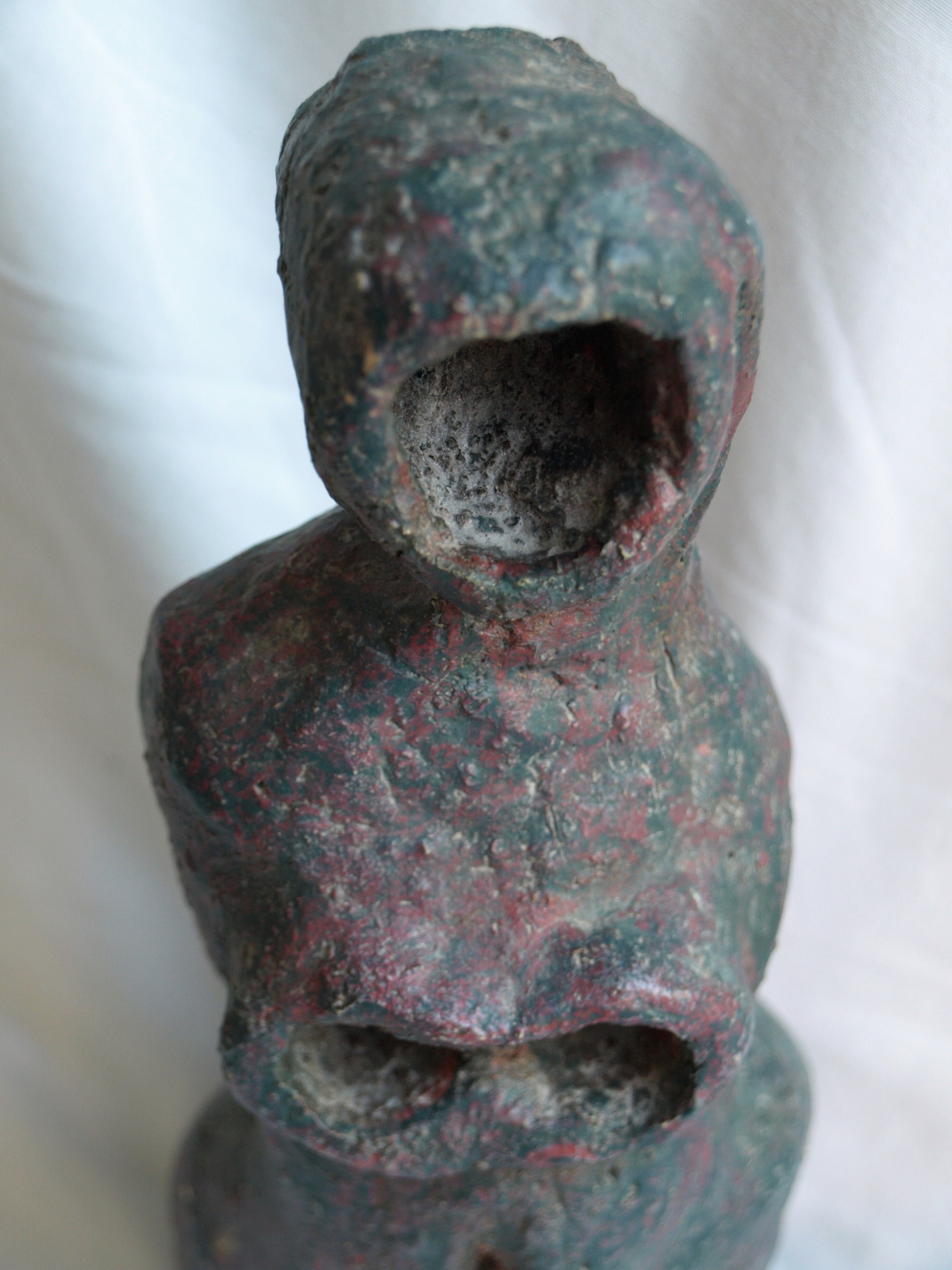 Klaas Pijlman - Sculpture , Madonna – Chamotte / Aardewerk – ca 1970 kopen? Bied vanaf 75!