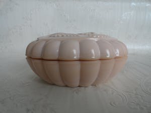 Curt Schlevogt - Zeepdoos van roze persglas kopen? Bied vanaf 1!