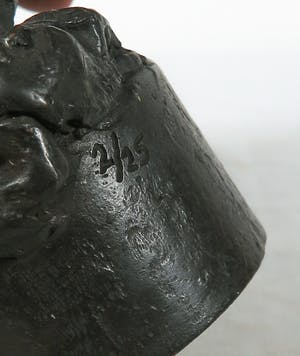 Ger Lataster - Krachtig bronzen plastiek, Hand vlag kopen? Bied vanaf 400!