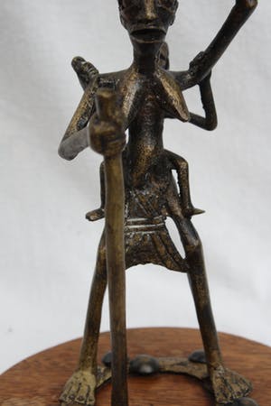 Niet of onleesbaar gesigneerd - Fraai Bronzen Afrikaanse Sculptuur Vrouw met Kind (19e eeuw) kopen? Bied vanaf 1!