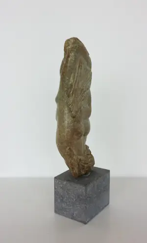 Monica van Dael - Sculptuur van natuursteen, Vrouwentorso kopen? Bied vanaf 400!