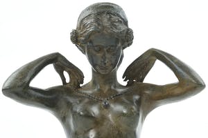 Pierre Chenet - Bronzen beeld van vrouwelijk naakt met halsketting kopen? Bied vanaf 295!